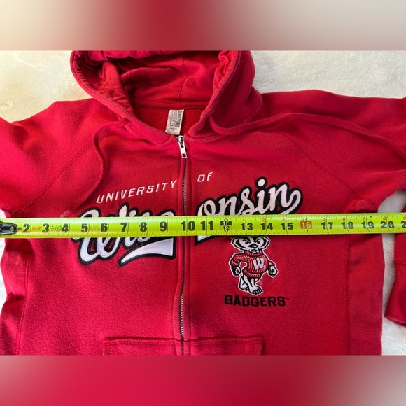 University of Wisconsin Vintage Badgers Red Full Zip Hoodie Embroidered Emblem - Picture 4 of 7